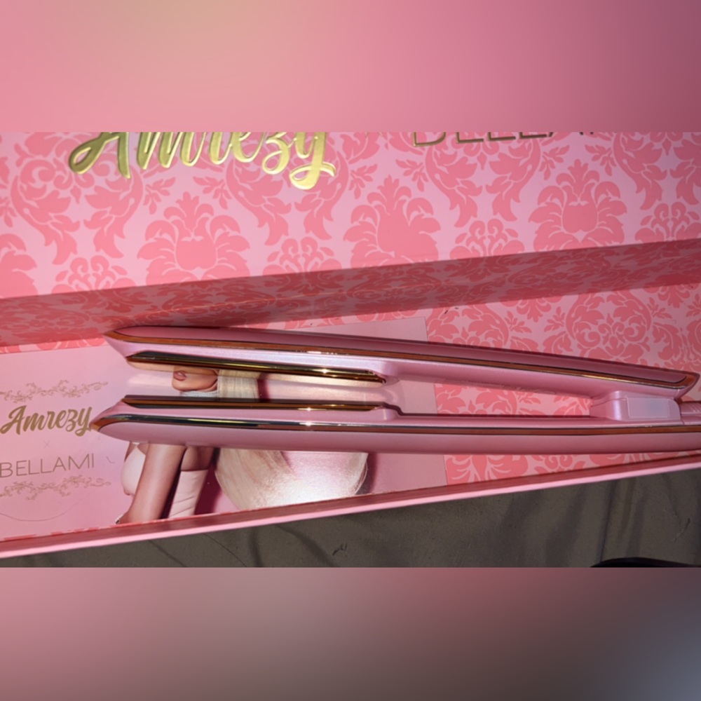 BELLAMI hair straightener